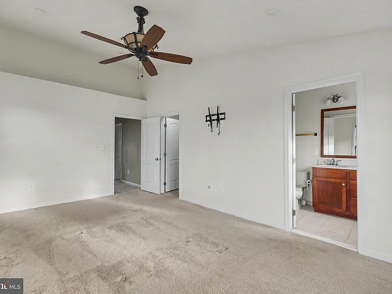 23108 Sunbury St — Photo 22