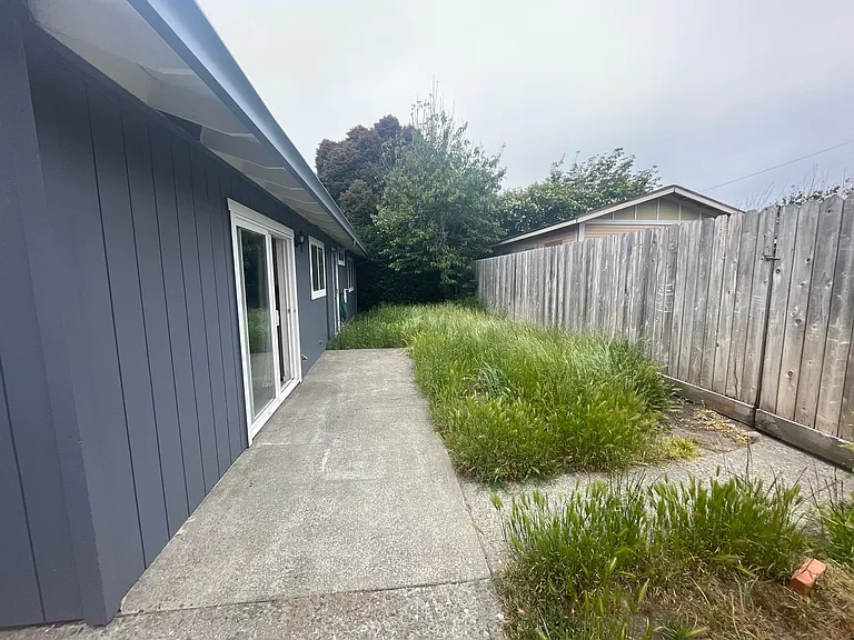 2613 Spring St — Photo 14