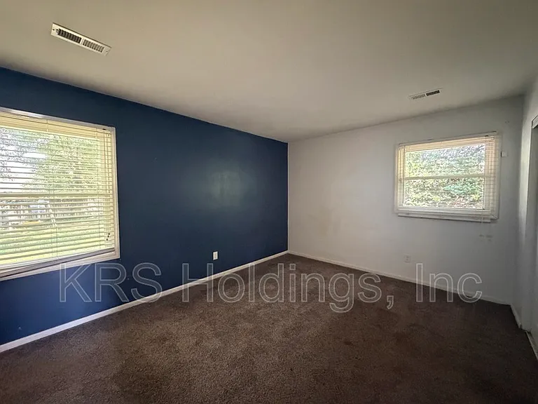 4508 Regent Dr — Photo 6