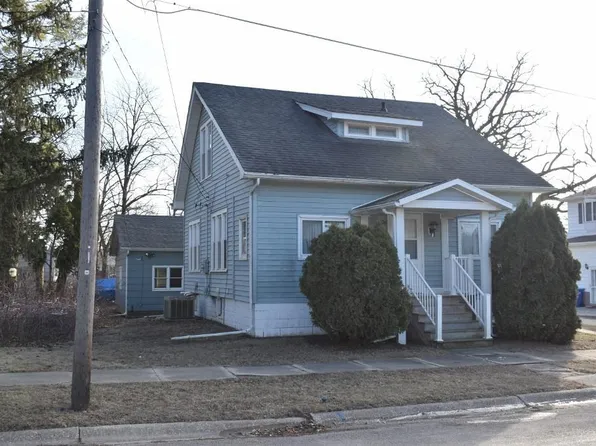 510 1st St SW, Oelwein, IA 50662