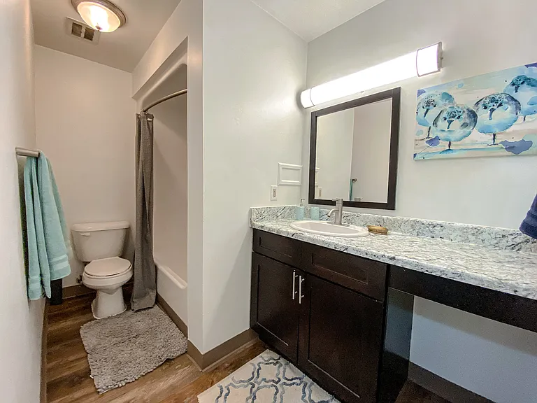 Camelot East Apartments — Photo 8