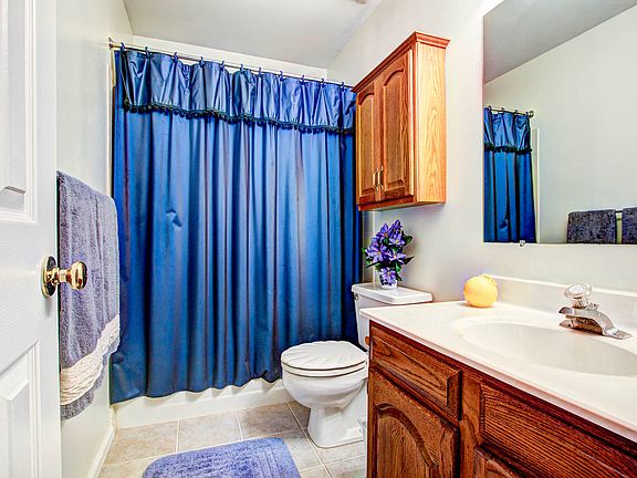 Hallway bath