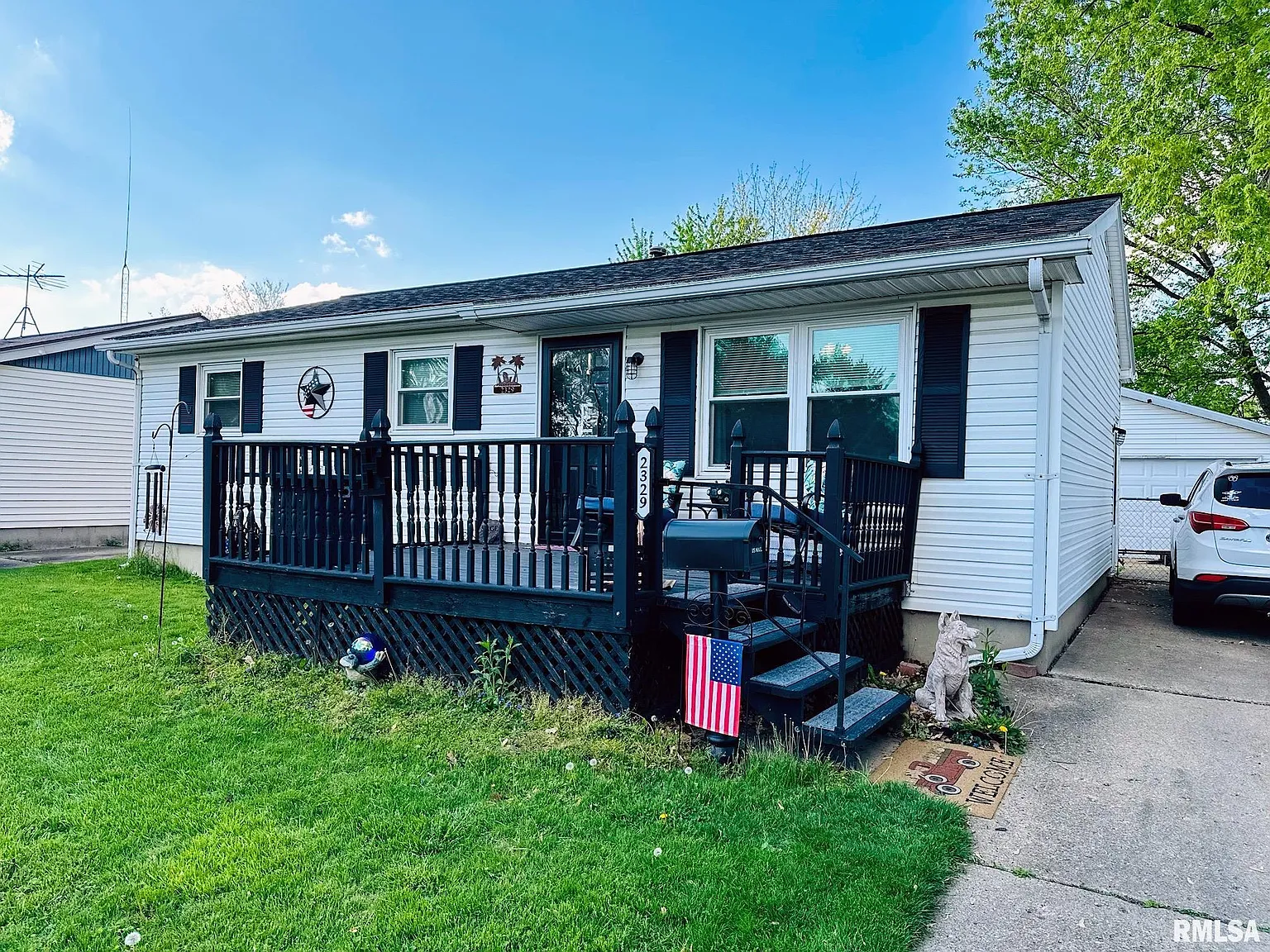 2329 Sutherland Rd photo 1