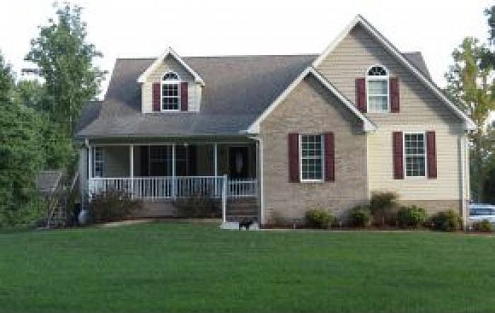 1st image of 221 Haywood Dr