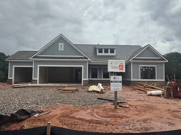 281 Weslyn Dr, Social Circle, GA 30025