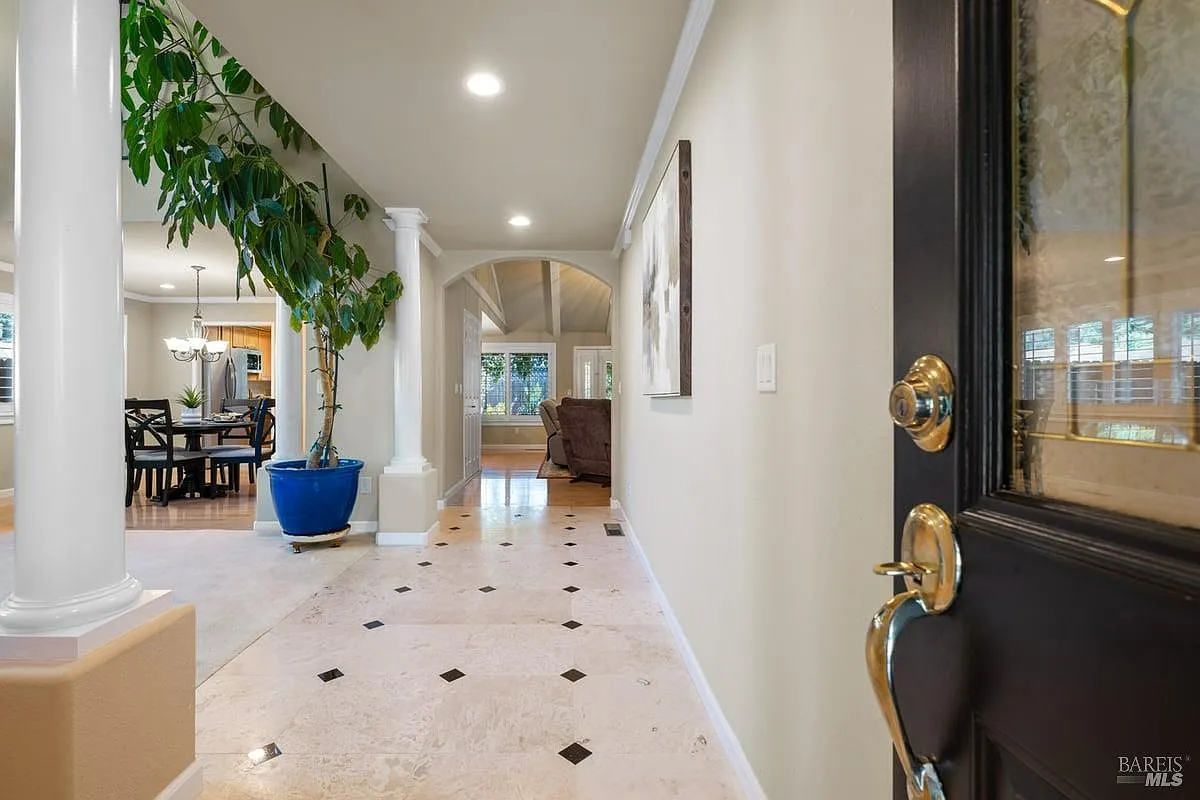 6440 Meadow Creek Lane - Photo 4