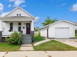 1211 16th Ave, Menominee, MI 49858