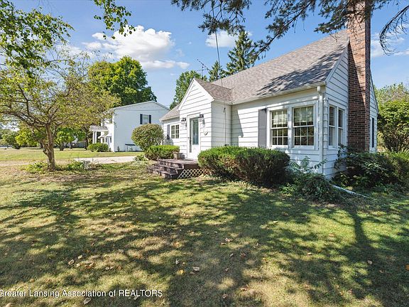 4th image of 4885 Burt Ave