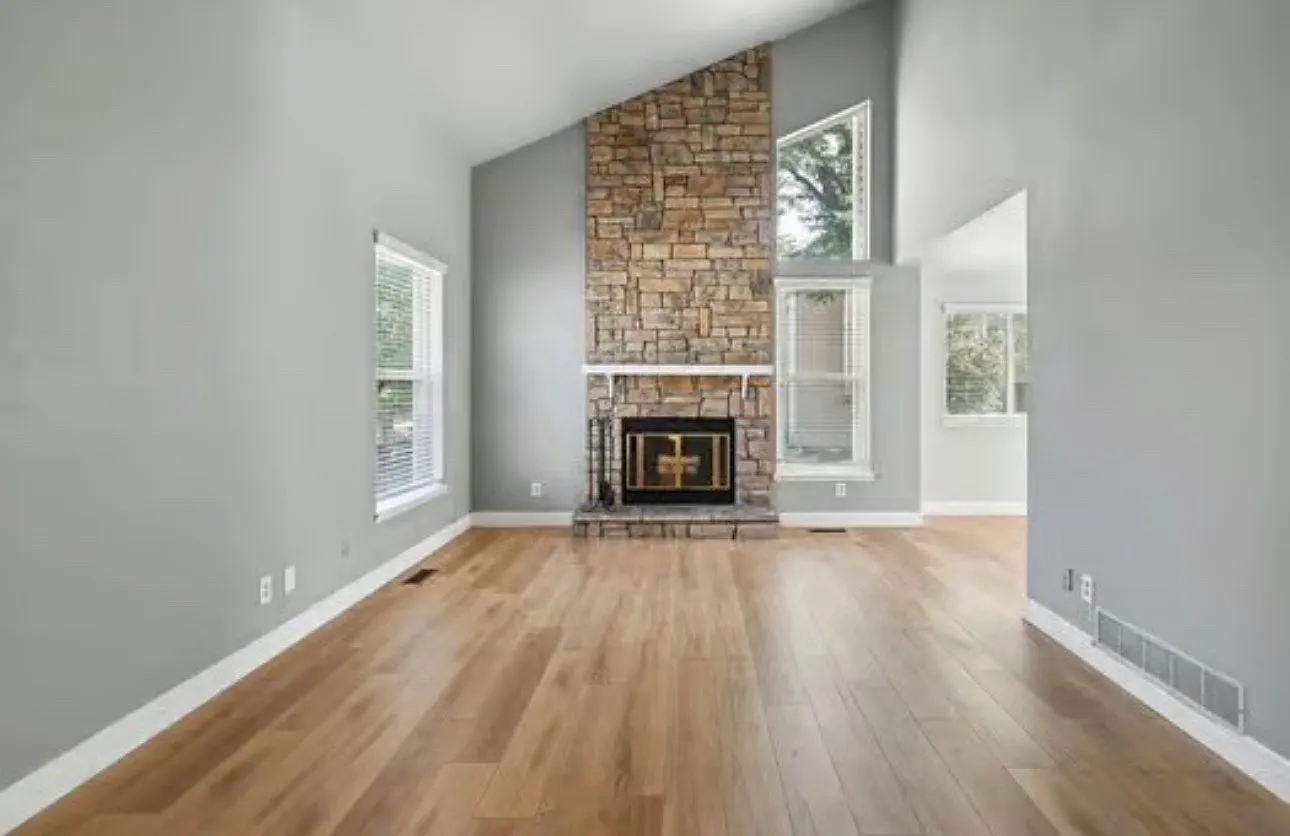 3 bed, 3.5 bath, 2125 sqft, $3,000 — Photo 3