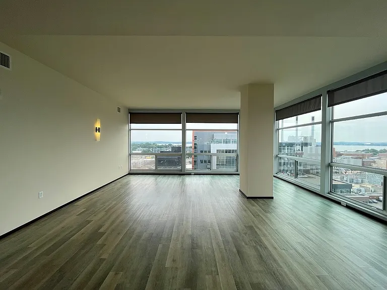 Galaxie High Rise Apartments — Photo 166