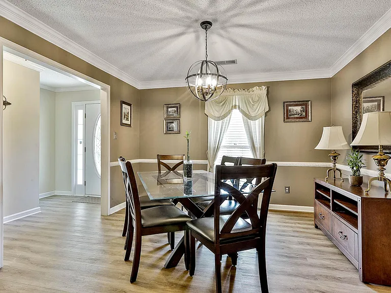 110 Hampton Woods Dr — Photo 42