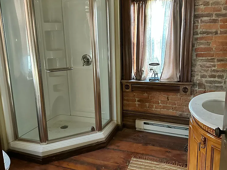 406 Market St — Photo 2