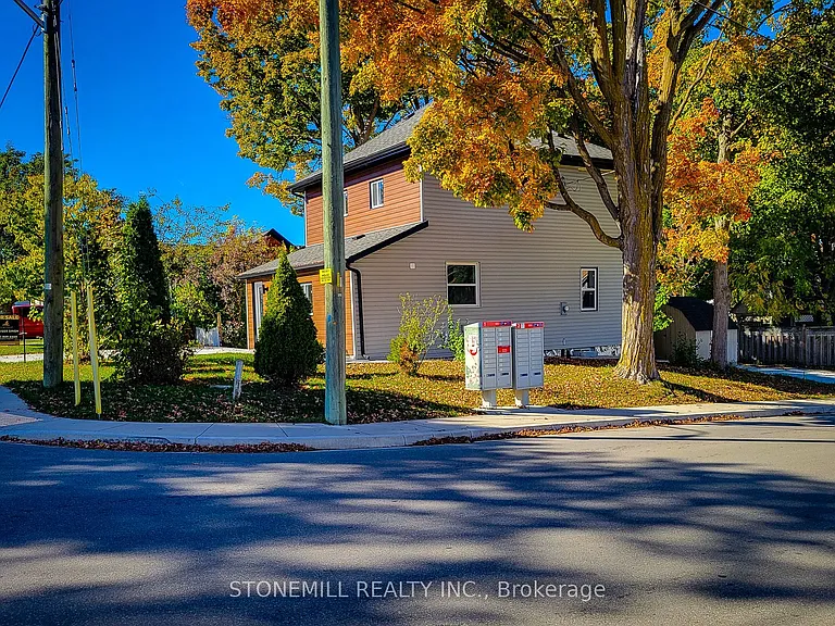 727 College Ave — Photo 4