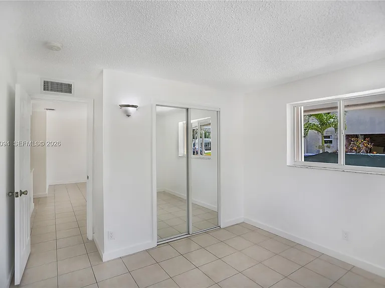 1522 SW 30th St #1 — Photo 10