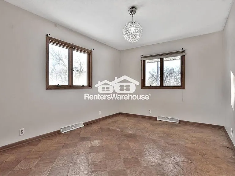 1241 Holly Dr E — Photo 8