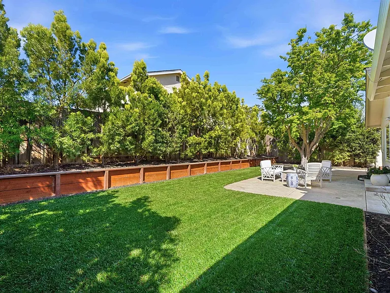 4350 Columbine Dr — Photo 28