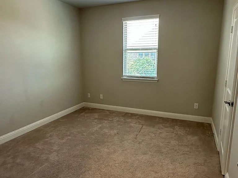 8533 Pine Valley Dr — Photo 15
