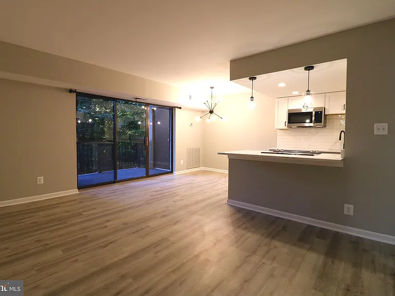 2249 Castle Rock Sq #11C — Photo 13
