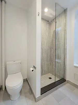 Rented by AZ REALTY NYC LLC | media 14