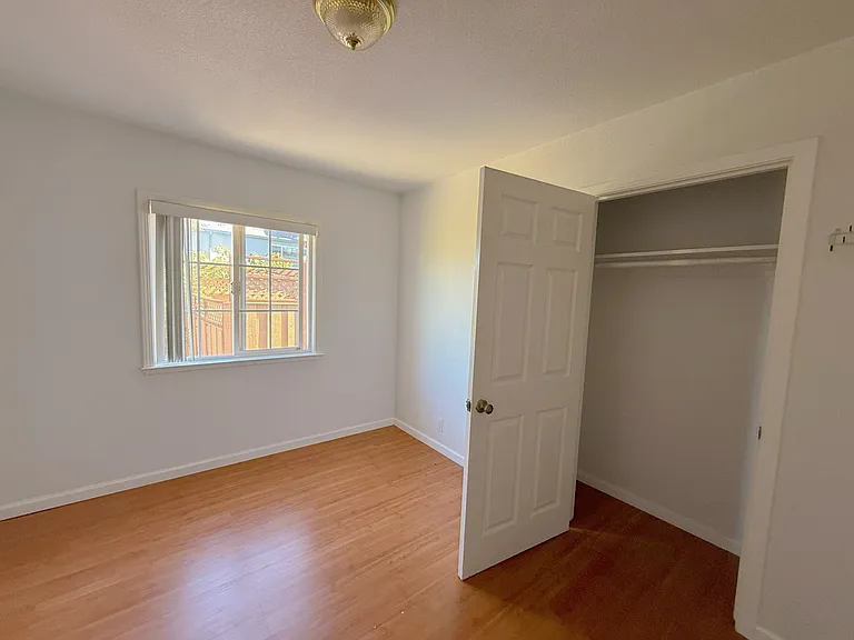 2641 Acorn St — Photo 5