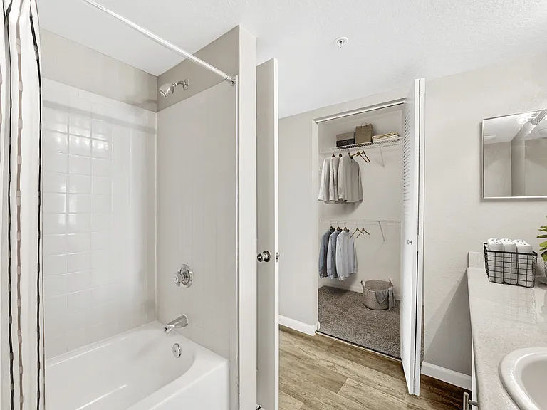 Walden Park Apartments — Photo 27