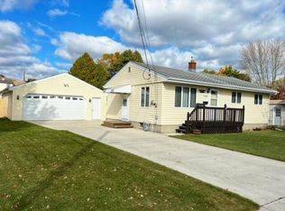 2808 10th St, Two Rivers, WI 54241