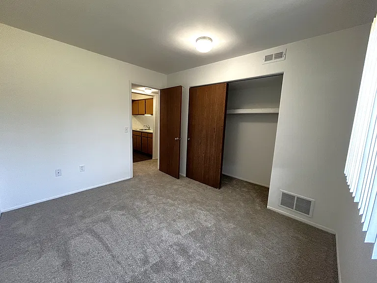 Charter Oaks Apartments — Photo 119