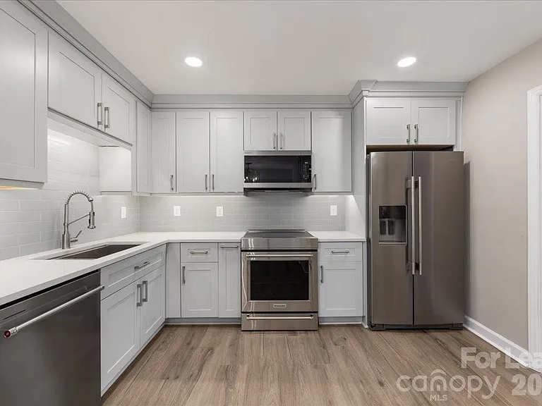4706 Walden Ct — Photo 12