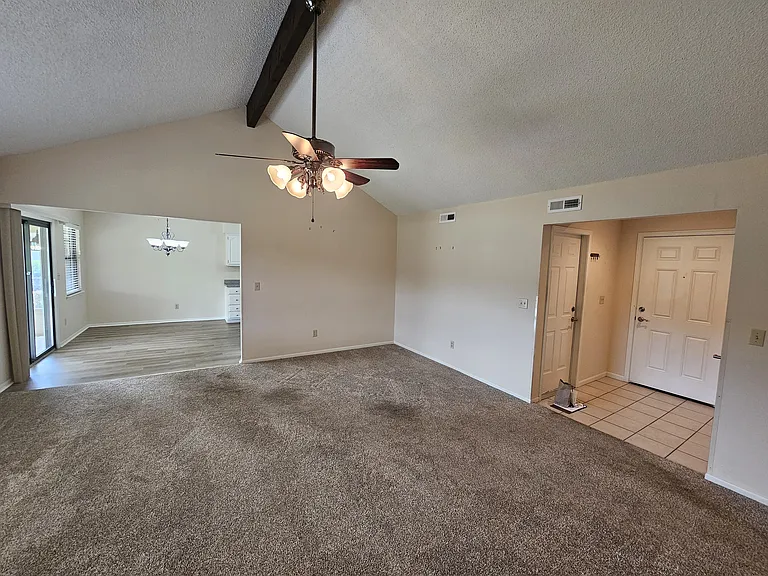 2412 NW 8th St — Photo 7