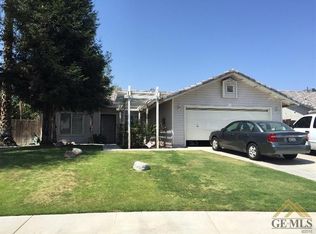 5615 Sugar Pine Dr, Bakersfield, CA 93313