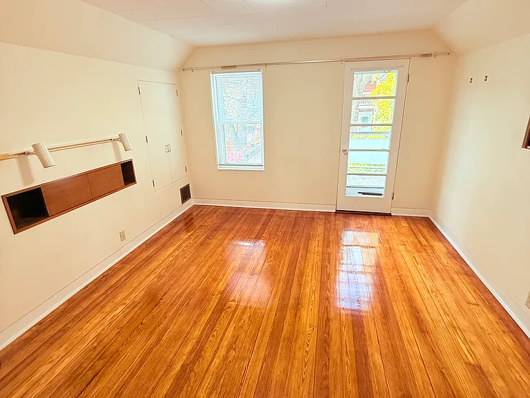 10 Packard Ave #2 — Photo 7