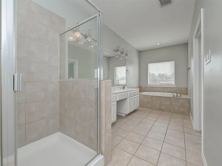 7816 Stoneyway Dr — Photo 36