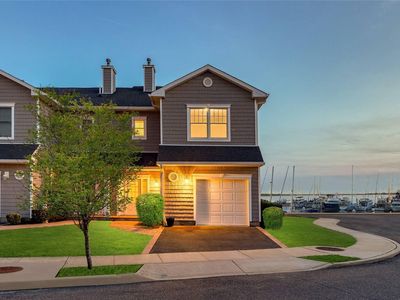 41 Ocean Watch Court #41, Freeport, NY, 11520