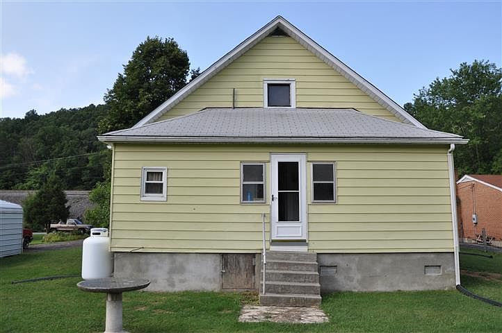 2nd image of 306 Moose Park Rd