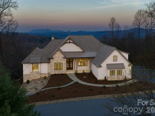 527 Falkirk Way, Zirconia, NC 28790
