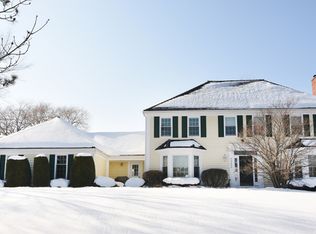 5262 Hilltop Rd, Long Grove, IL 60047