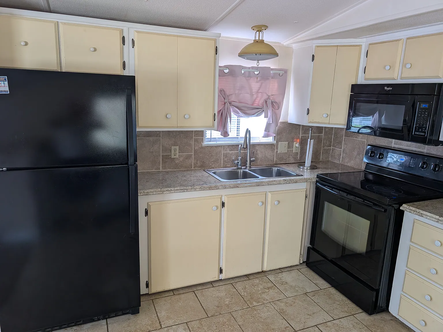 2 bed, 624 sqft, $1,150 — Photo 2