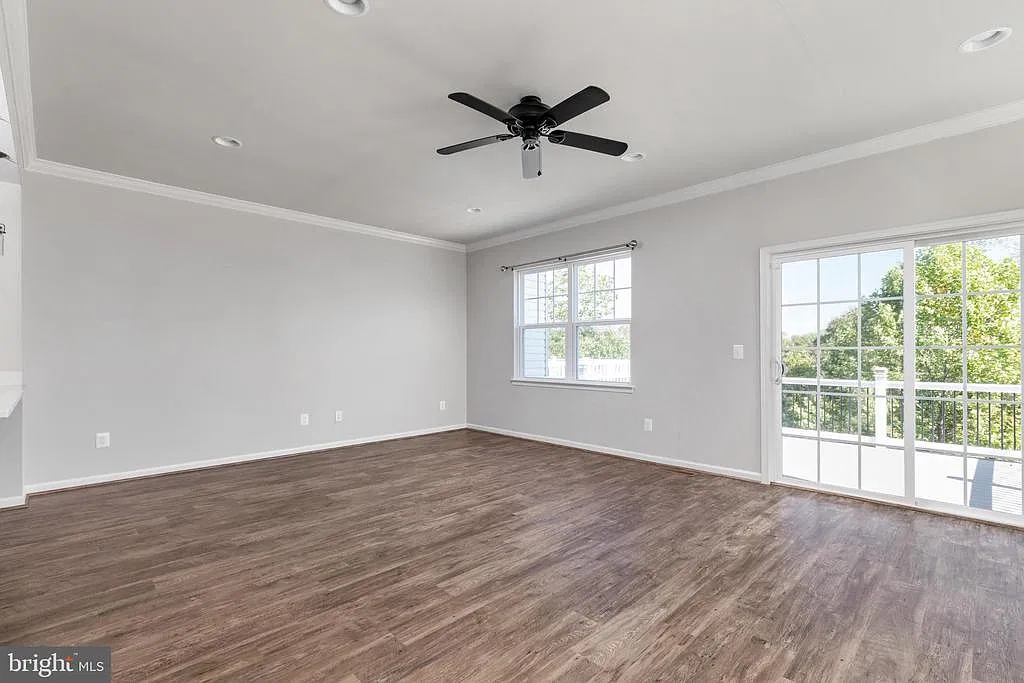 3 bed, 3.5 bath, 2652 sqft, $2,575 — Photo 4