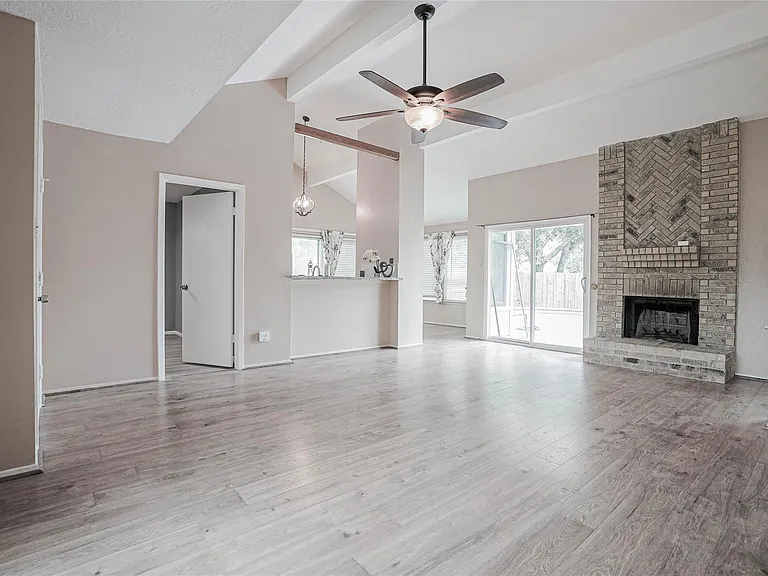 1103 W Brompton Dr — Photo 8