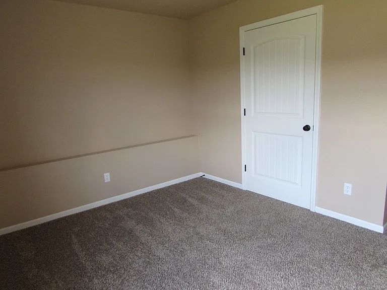 190 Lyle Curtis Cir — Photo 10