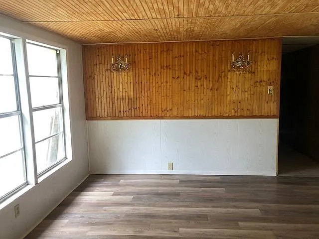 65 Lakeside Dr S — Photo 3