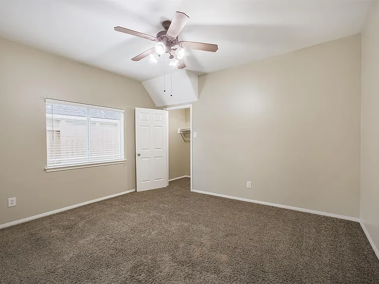 15810 Cypress Hall Dr — Photo 34