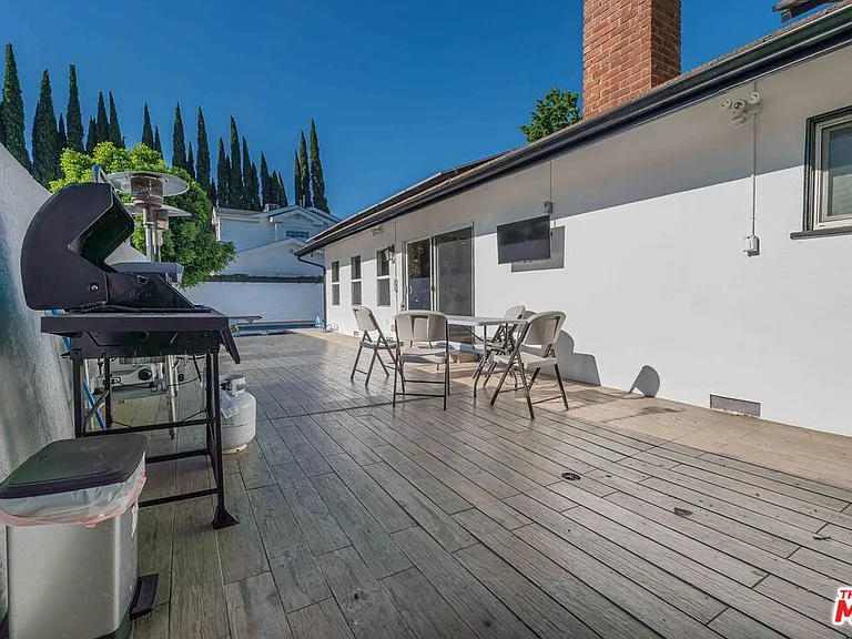 5515 Longridge Ave — Photo 17