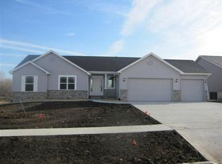 1418 Feather Run Trl, Cedar Falls, IA 50613