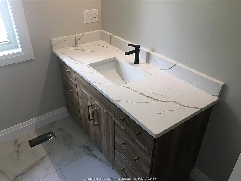 2496 Front Rd — Photo 11