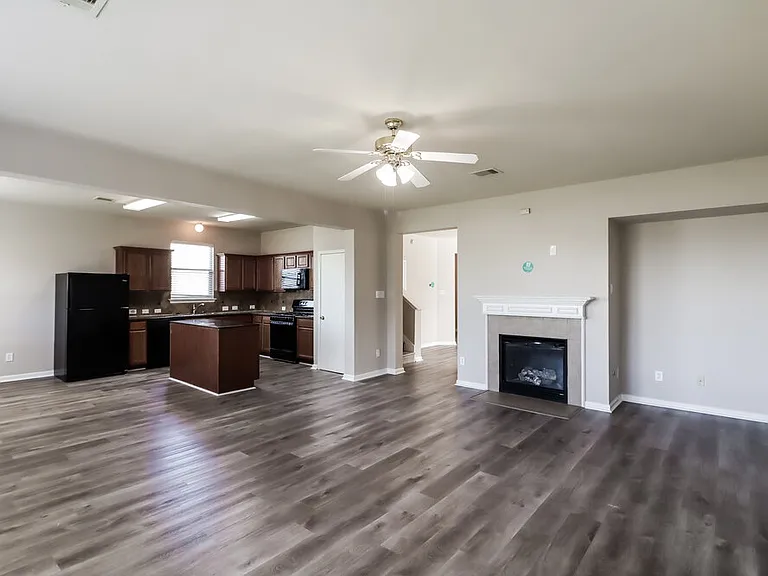 19107 Remington Grove Ct — Photo 5
