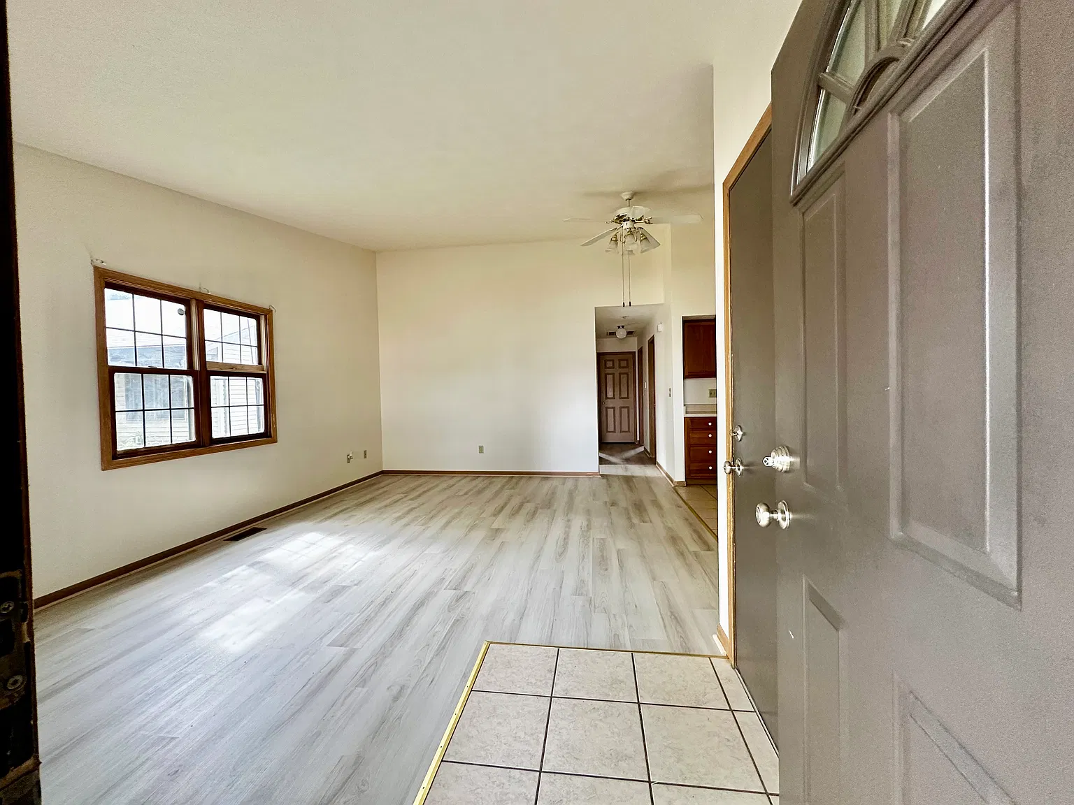 2 bed, 1000 sqft, $1,350 — Photo 3