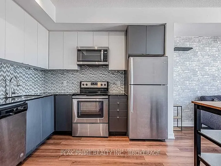 5240 Dundas St #B608 — Photo 5