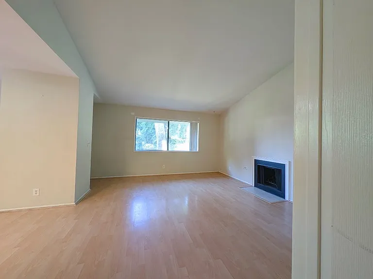 1965 Coulston St #10 — Photo 24