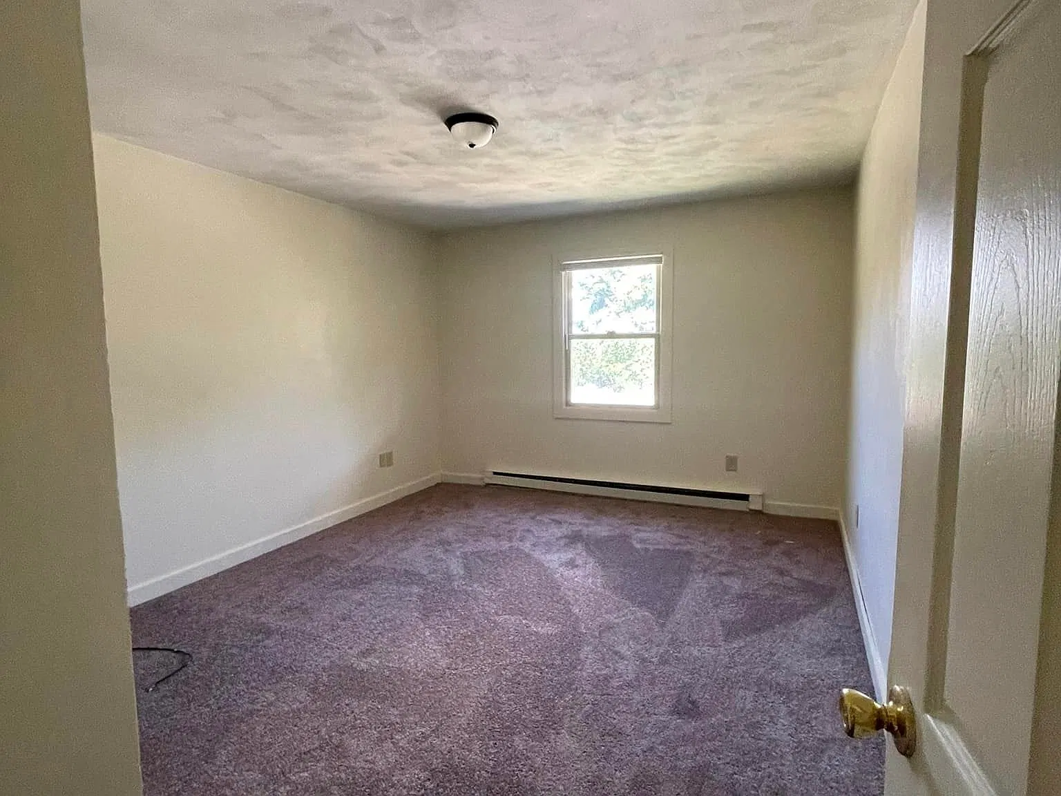 3 bed, $900 — Photo 2